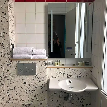 Отель Locomo - Gare De Lyon Bastille 3*